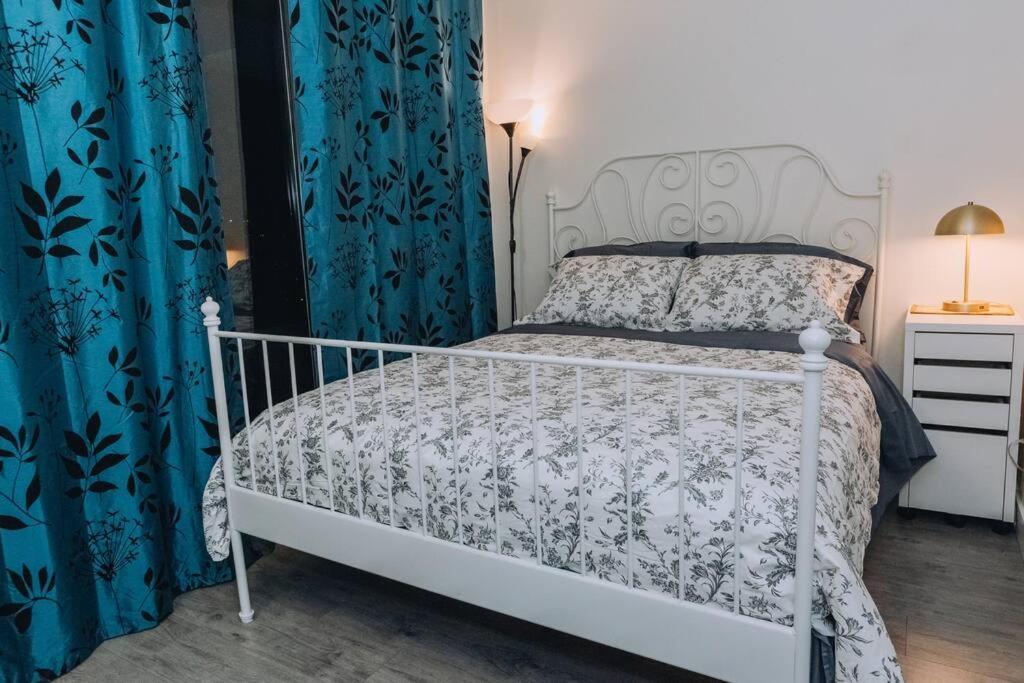 Modern Condo In The Heart Of Dt Overlooking City 밴쿠버 외부 사진