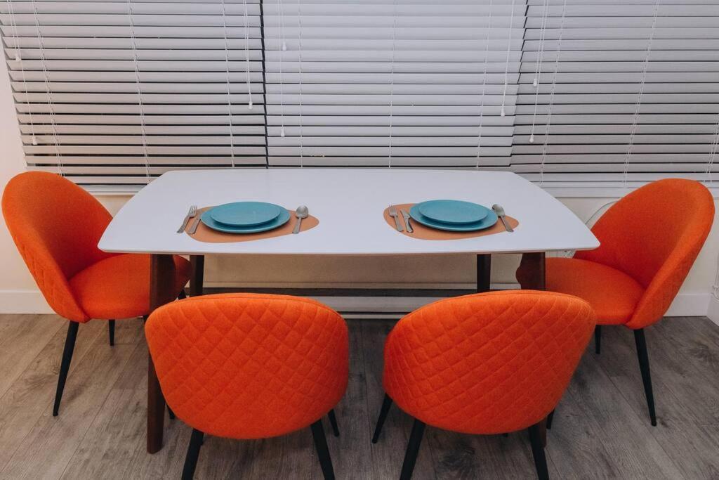 Modern Condo In The Heart Of Dt Overlooking City 밴쿠버 외부 사진